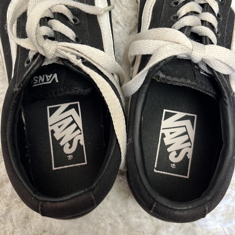 Vans Old Skool Skate Shoe - Picture 10 of 13